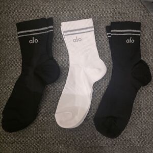 ALO Yoga Black and White Athletic Socks Trio